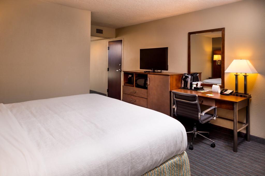 Holiday Inn Hotel & Suites Oklahoma City North By Ihg Экстерьер фото